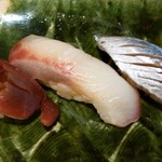 つきぢ神楽寿司 - 左から赤身、ヒラマサ、新さんま