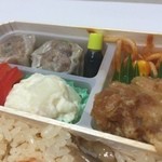 崎陽軒 - おかず部分接写