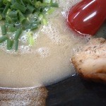 Hakataippatsu - スープの表情　脂抜きでもコラーゲンかなり濃い