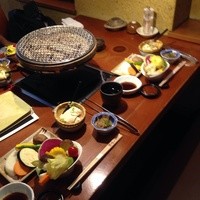 飛騨牛一頭家 馬喰一代 岐阜神田 - 炭火焼ランチ
                【100g】.........1,600円