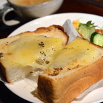 茶菓房 林檎の樹 - チーズトースト♡