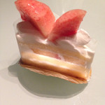 相模原菓子工房 ら・ふらんす - 桃のショートケーキ。税込335円。