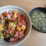 Mekikinoginji - バラチラシ丼（味噌汁付）