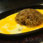 鉄板焼きバル 輪 - ガーリックライス(￥500+税)