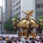 らあめん花月嵐 門前仲町店 - 永代橋へ向かう二ノ宮神輿