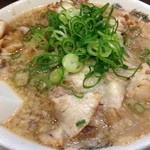 Rairai Tei - チャーシューメン、麺を中太麺、チャーシューを脂身に変更