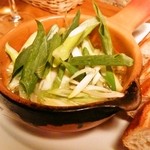 海老と京都九条葱のアヒージョ(590円)のアヒージョ部分のみを