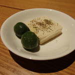 グラシア - クリームチーズの醤油漬け(380円)