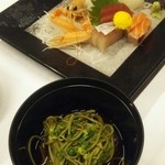 Hiranoya - 夕食の茶そばとお刺身です。