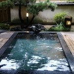 Hiranoya - 庭園露天風呂です。