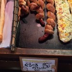 粉とクリーム - このぐるぐるウインナー、大好物。黒胡椒がイイ！  