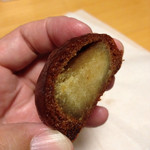 鶏卵堂 - かりんとう饅頭の外側は硬くて歯ごたえあり、中は芋餡！