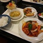 喜上昇 - 中華定食（864円）2015年8月