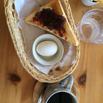 カフェ・メールネージュ - 厚切りトーストモーニング