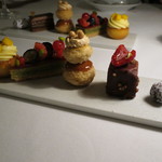 ドミニク・ブシェ トーキョー - ミニャルディーズ