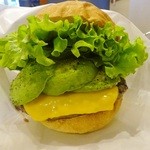  ハラカラ。 - 「アボガドチェダーチーズバーガー」（1200円）