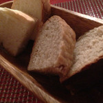 ペペロッソ - 自家製パーネ