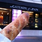 Des Gateaux et Du Pain - バゲット1/2 0.8€(2011.11)