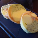 On19 restaurant - ハーブ入りバター