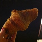 PIERRE HERMÉ PARIS - 料理写真:クロワッサン1,5€(2011.11)