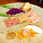 BISTRO RUBAN - ランチの1500円コースから選択したお肉の前菜です。
            自家製シャルキュトリー（３種のお肉）盛り合わせです。