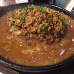 クワトロチンクエ - 肉バル祭！第３弾「チーズハンバーグ カレデミソース(650円)」