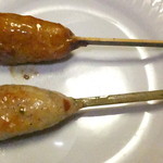 Bibai Yakitori Souzai En - 生つくね　タレと塩　各１０８円　お皿に　【　２０１５年８月　】