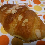 パンのアトリエ Rosette - 料理写真:アーモンドクロワッサン