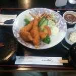 日本海 - 魚貝類フライ定食1200円