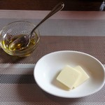 Miru Kuru - バターと、オリーブオイル。