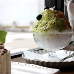 OHAYO biscuit - 本日のかき氷（桃とキウイ）