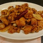 翡翠拉麺小籠包 - 鶏肉のカシュナッツ炒め