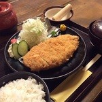 とんかつ富司 - さっくりと揚がったとんかつ