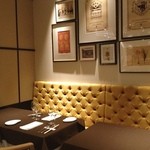 熟成神戸牛プレミアム 听 - 内観です。こちらの、席に座らせて頂きました。