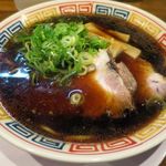 大和 - 中華そば（煮干しブラック）700円