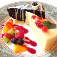 ボア・ド・ブローニュ - <'15/08/15撮影>ケーキ2種とフルーツ盛り合わせ 712円