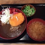 居酒屋 波と里 - コロッケカレー丼500円。