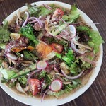 vuori - ～vuori～
      B.生ハムと焼きキノコのそば粉のガレット1150円也
      
      私の嫌いな椎茸は入っていなかった☆
      真ん中に半熟の目玉焼きが隠れてました♪