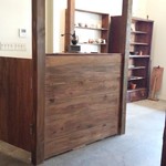 vuori - ～vuori～
      レジを置く場所も木でできていて、おしゃれ