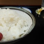 季節料理 魚竹 - 炊き立て御飯（お替り無料）