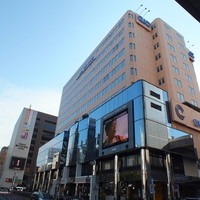 博多 赤らく - このビルの３階にお店はあります