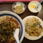 君臨天下 - 高菜ラーメンと半チャーハン