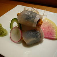伊勢鮨 - ひらめのうに巻