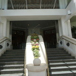 Cinnamon's - イリカイホテル入口