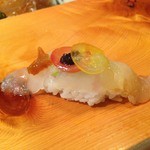 弘寿司 - マコガレイ　トマト、ブルーベリー、完熟梅