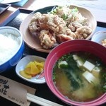 八面山荘 - からあげ定食 850円