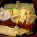 三色丼