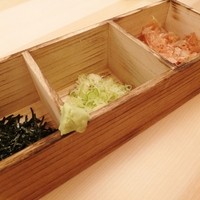 うなぎのしろむら - 最初に供されたのは海苔、葱、鰹☆