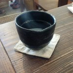 vuori - ～vuori～
      熱々の黒豆茶は、かき氷についてきました
      氷で冷えたお腹に優しい