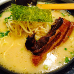 慶珉 - 西諸産豚肉使用の好きな部位が選べる【特選チャーシュー麺】で一本トロ角煮790(税別)をチョイス♪ (2015年8月)